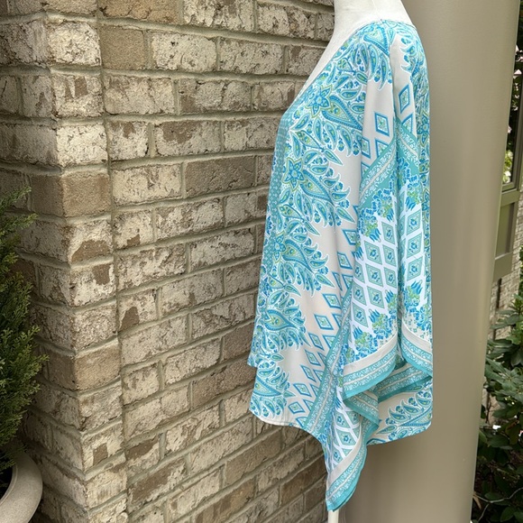 Belle by Kim Gravel Flowy V-Neck Poncho - Large - Picture 5 of 11